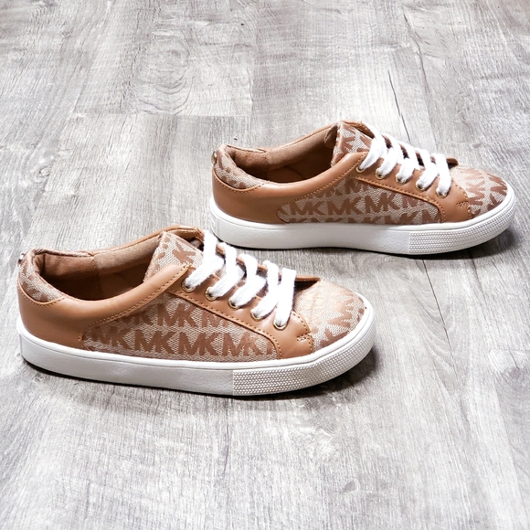 Michael Kors Girls Sz 12 Sneakers 👟 - Picture 2 of 13